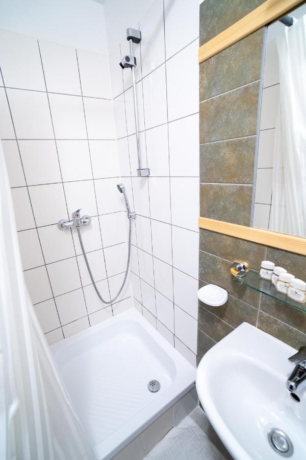 Gosciniec Debowa Gazdowka Bed & Breakfast Устшики Долне Екстериор снимка