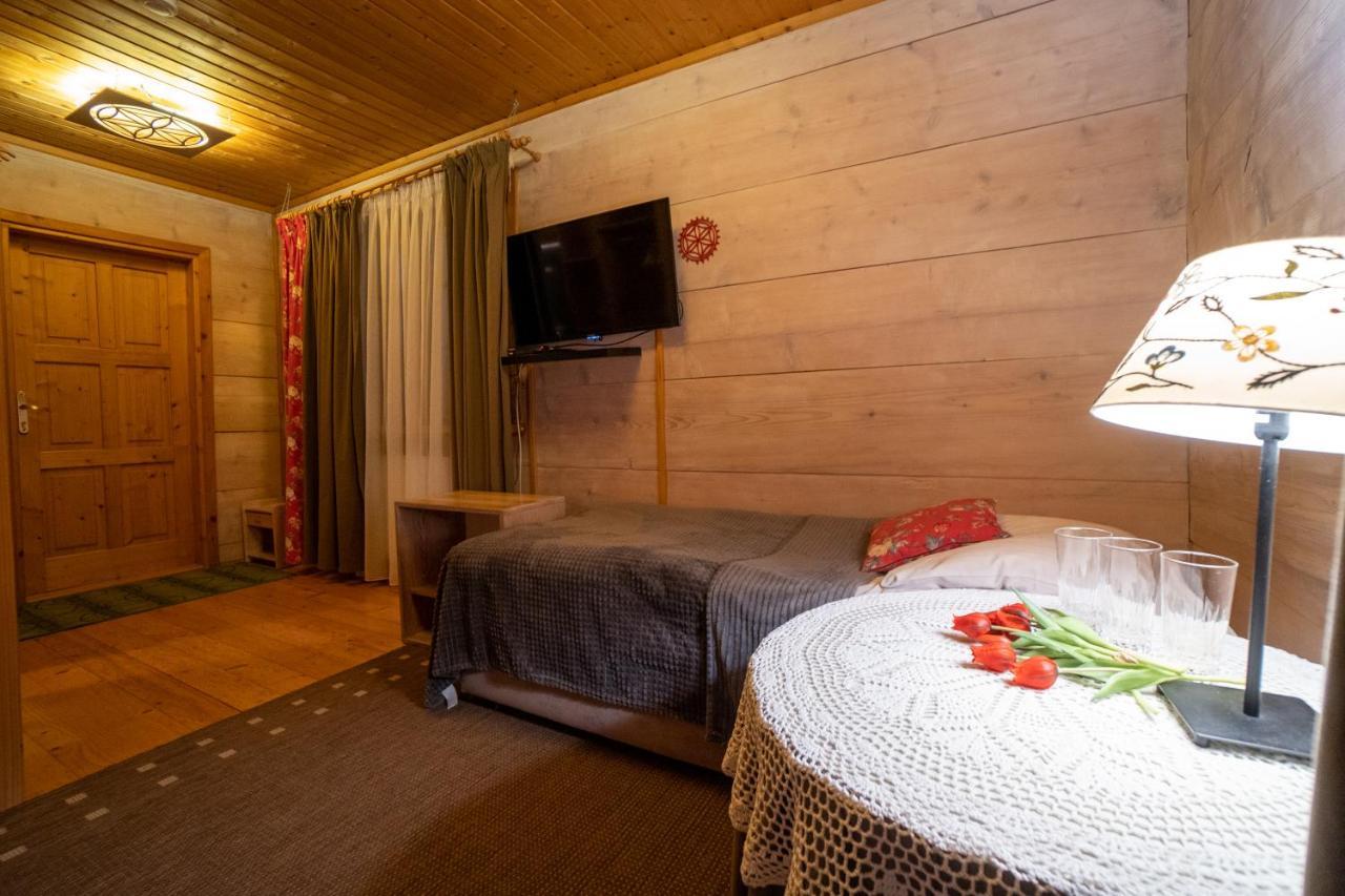 Gosciniec Debowa Gazdowka Bed & Breakfast Устшики Долне Екстериор снимка