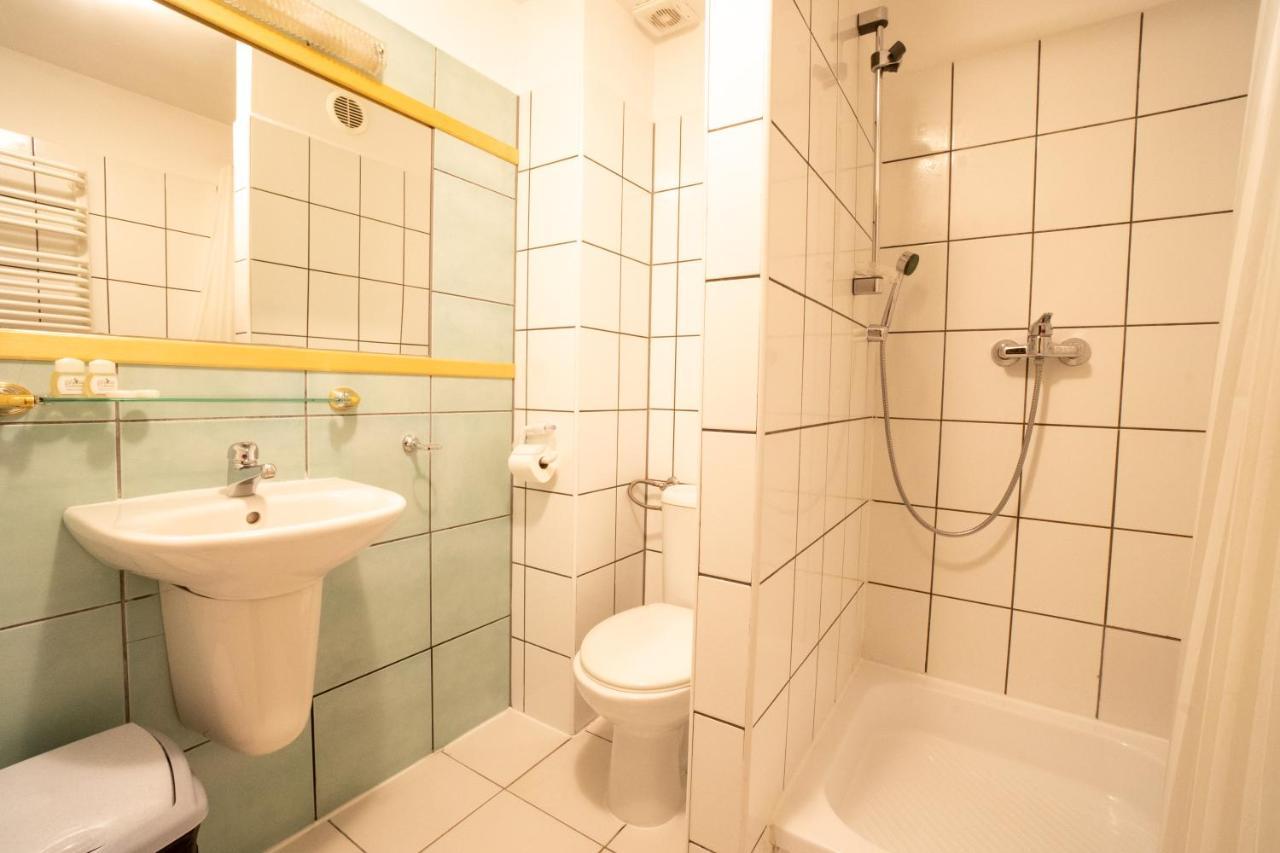 Gosciniec Debowa Gazdowka Bed & Breakfast Устшики Долне Екстериор снимка