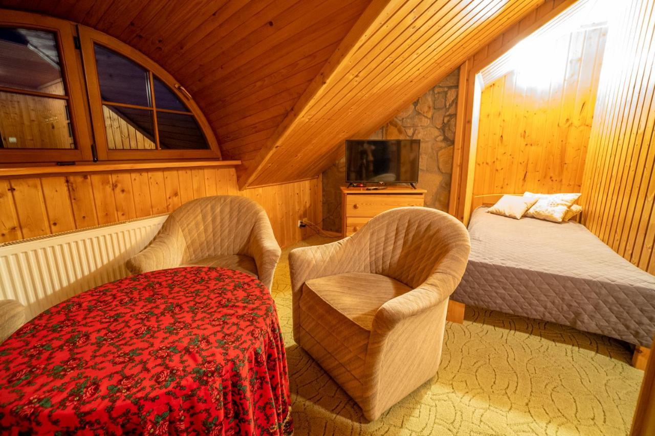 Gosciniec Debowa Gazdowka Bed & Breakfast Устшики Долне Екстериор снимка