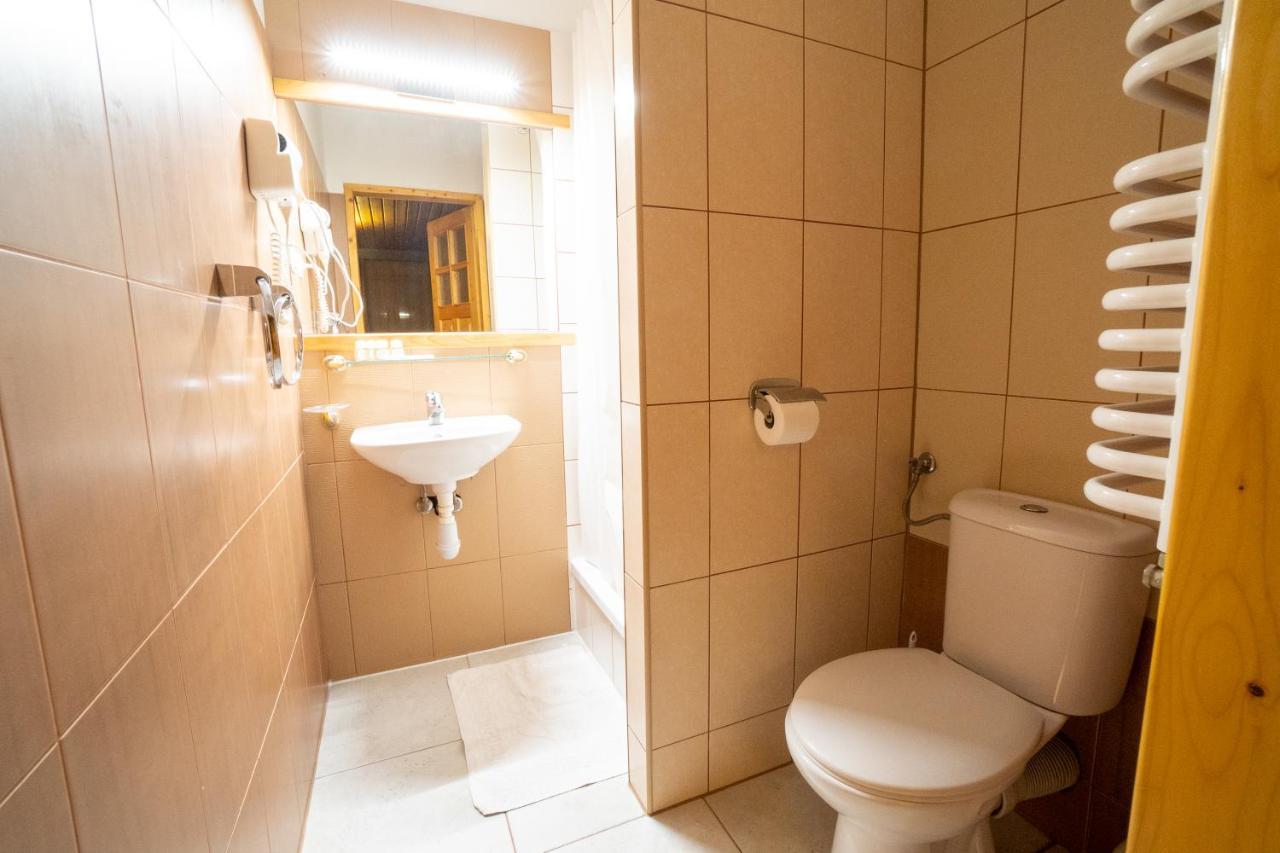 Gosciniec Debowa Gazdowka Bed & Breakfast Устшики Долне Екстериор снимка