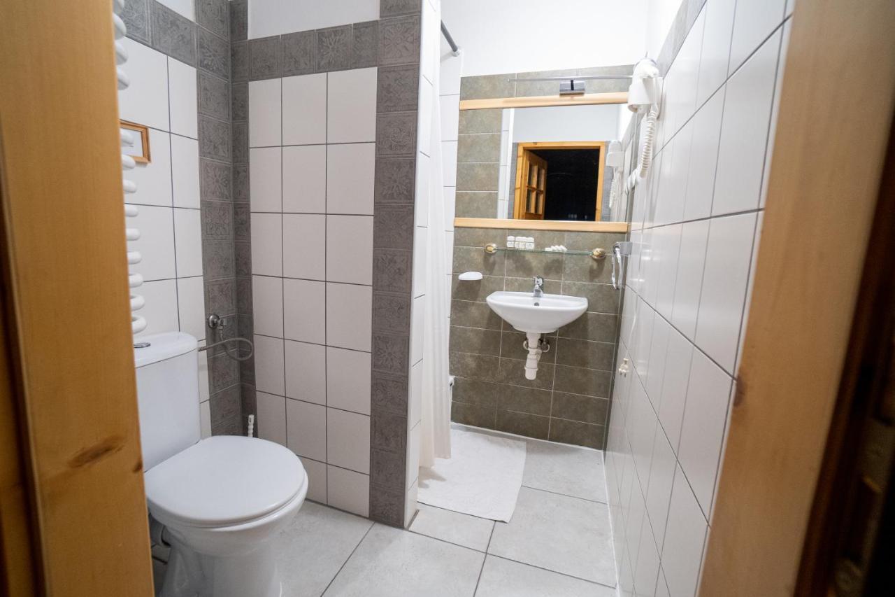 Gosciniec Debowa Gazdowka Bed & Breakfast Устшики Долне Екстериор снимка