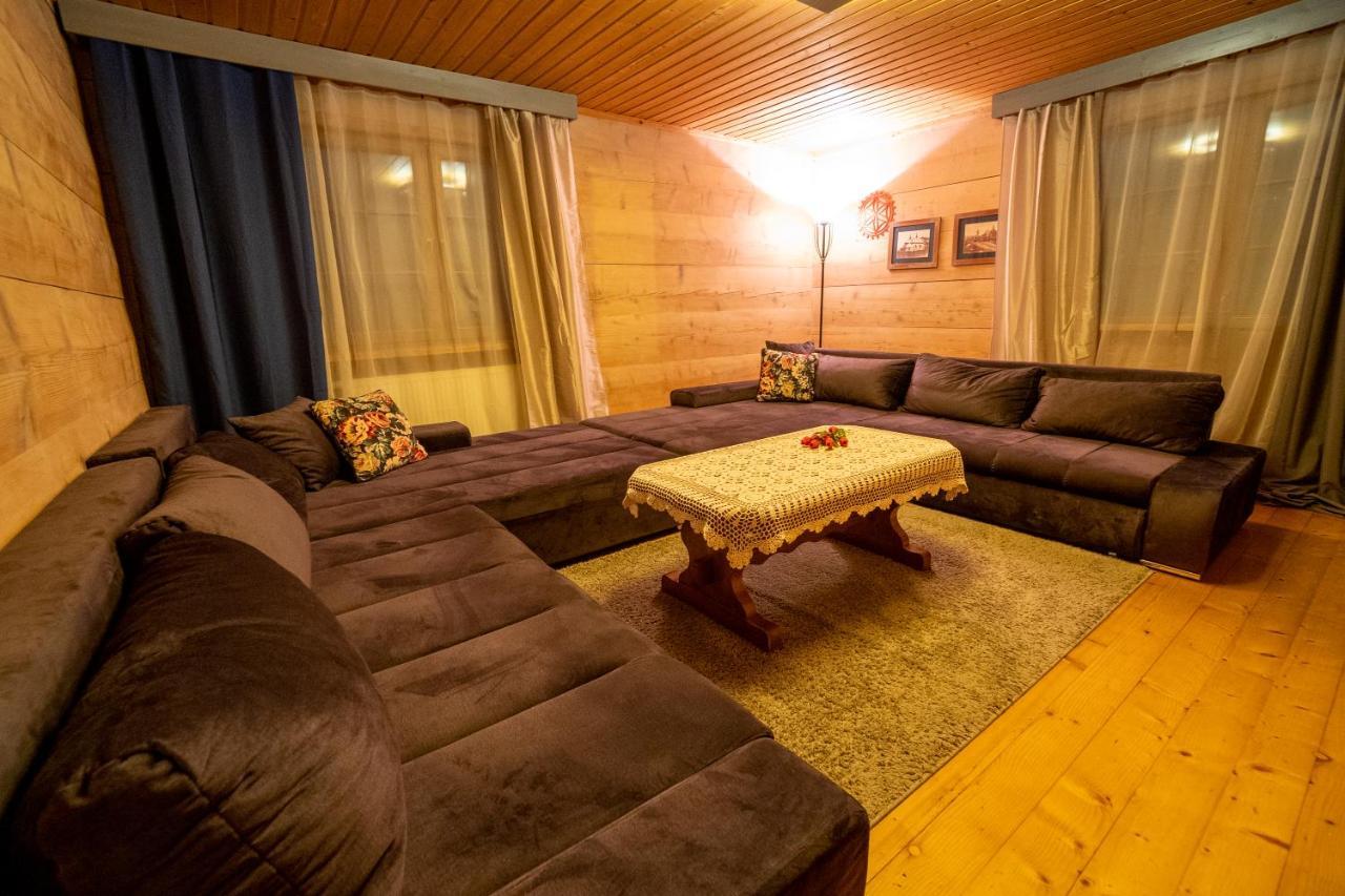Gosciniec Debowa Gazdowka Bed & Breakfast Устшики Долне Екстериор снимка