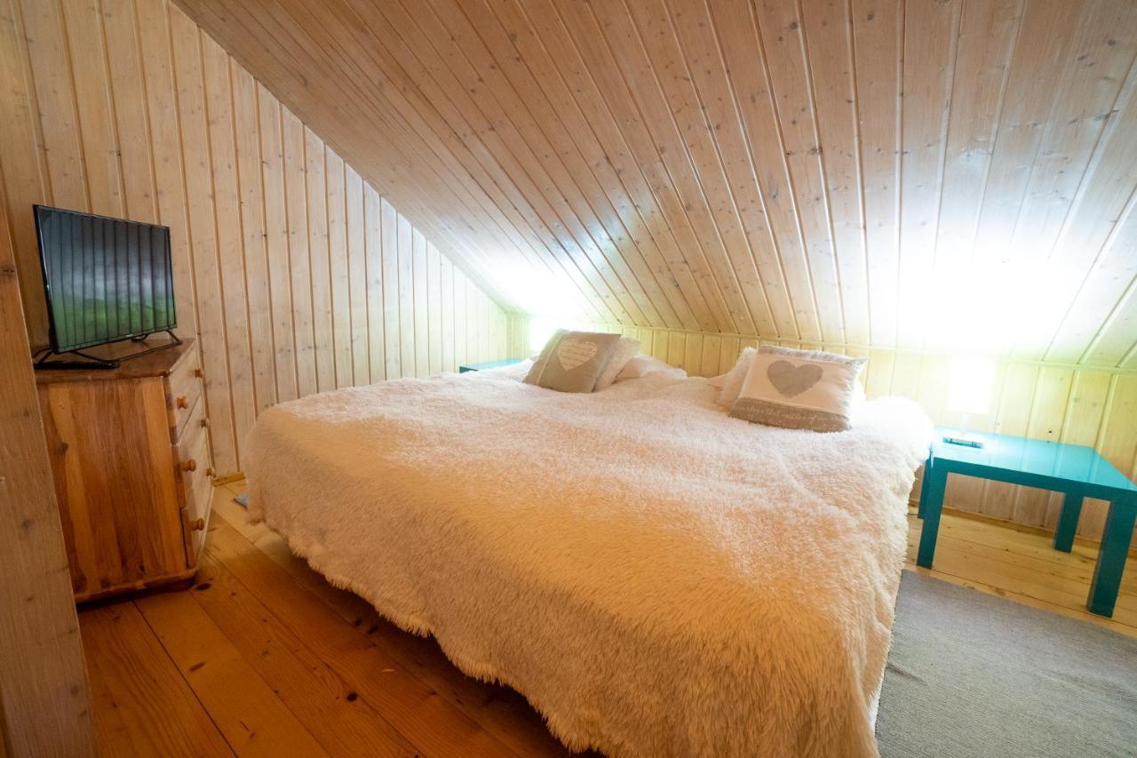 Gosciniec Debowa Gazdowka Bed & Breakfast Устшики Долне Екстериор снимка