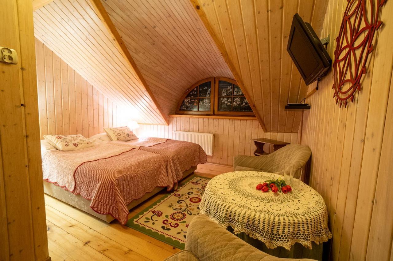 Gosciniec Debowa Gazdowka Bed & Breakfast Устшики Долне Екстериор снимка